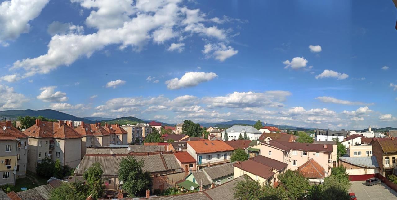 Beautiful Mountain View Apartment Мукачеве Екстериор снимка